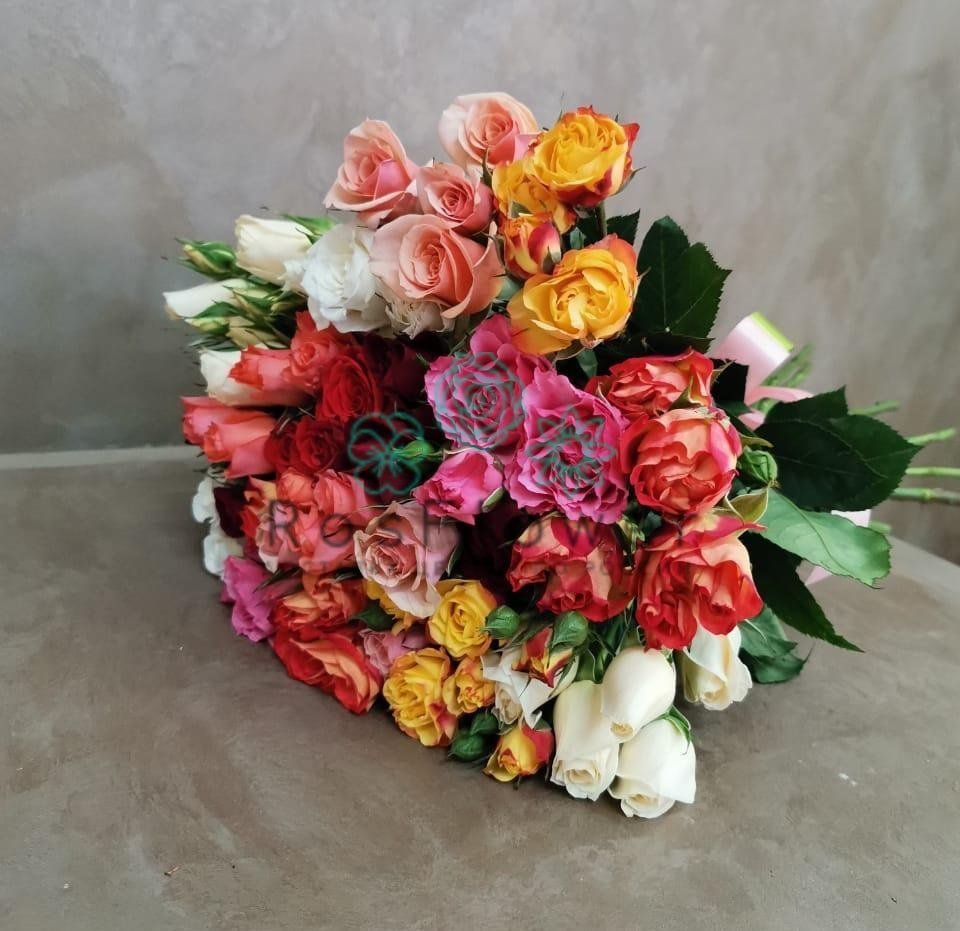 Букет цветов из: Розы в хуторе Ленина