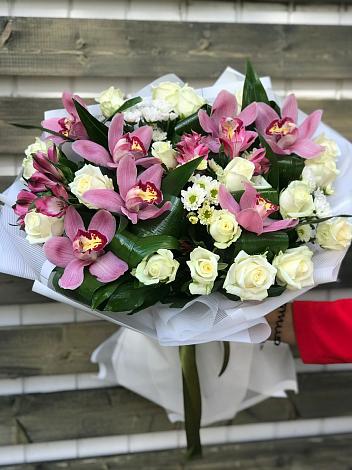 Букет цветов из: Розы и Хризантемы в хуторе Ленина