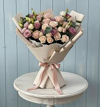 Букет цветов из:  Розы и Лизиантусы в хуторе Ленина