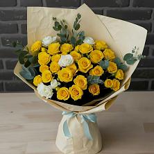 Букет цветов из:  Розы в хуторе Ленина