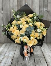 Букет цветов из:  Розы и Лизиантусы в хуторе Ленина