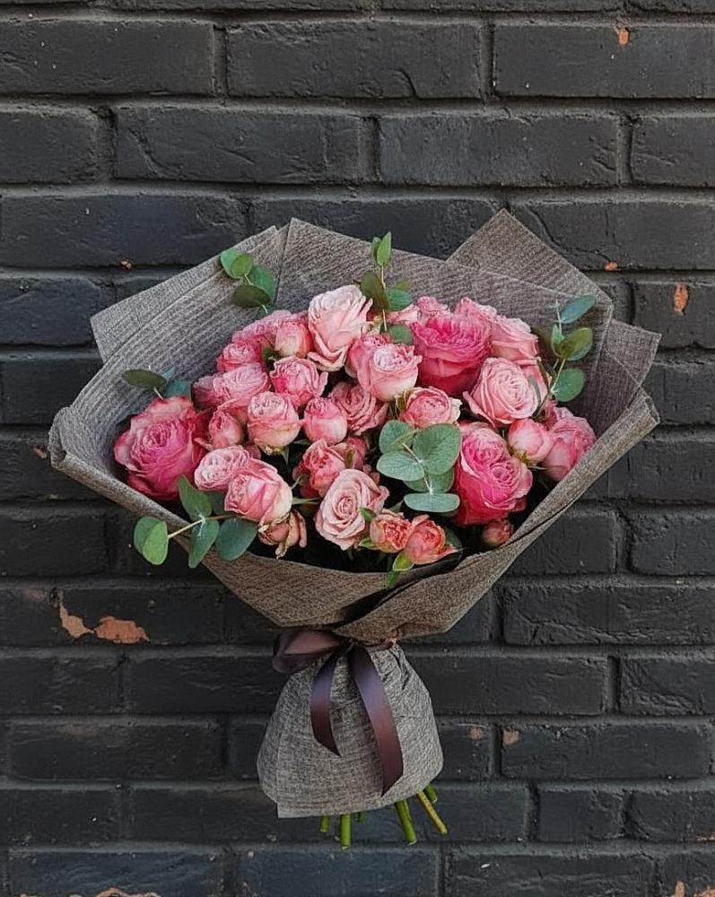 Букет цветов из: Розы в хуторе Ленина