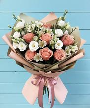 Букет цветов из:  Розы, Альстромерии и Лизиантусы в хуторе Ленина