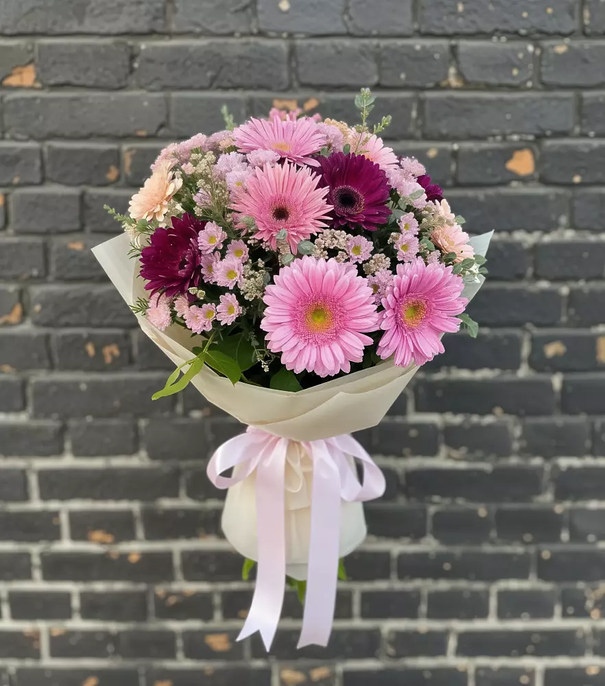 Букет цветов из: Герберы и Хризантемы в хуторе Ленина