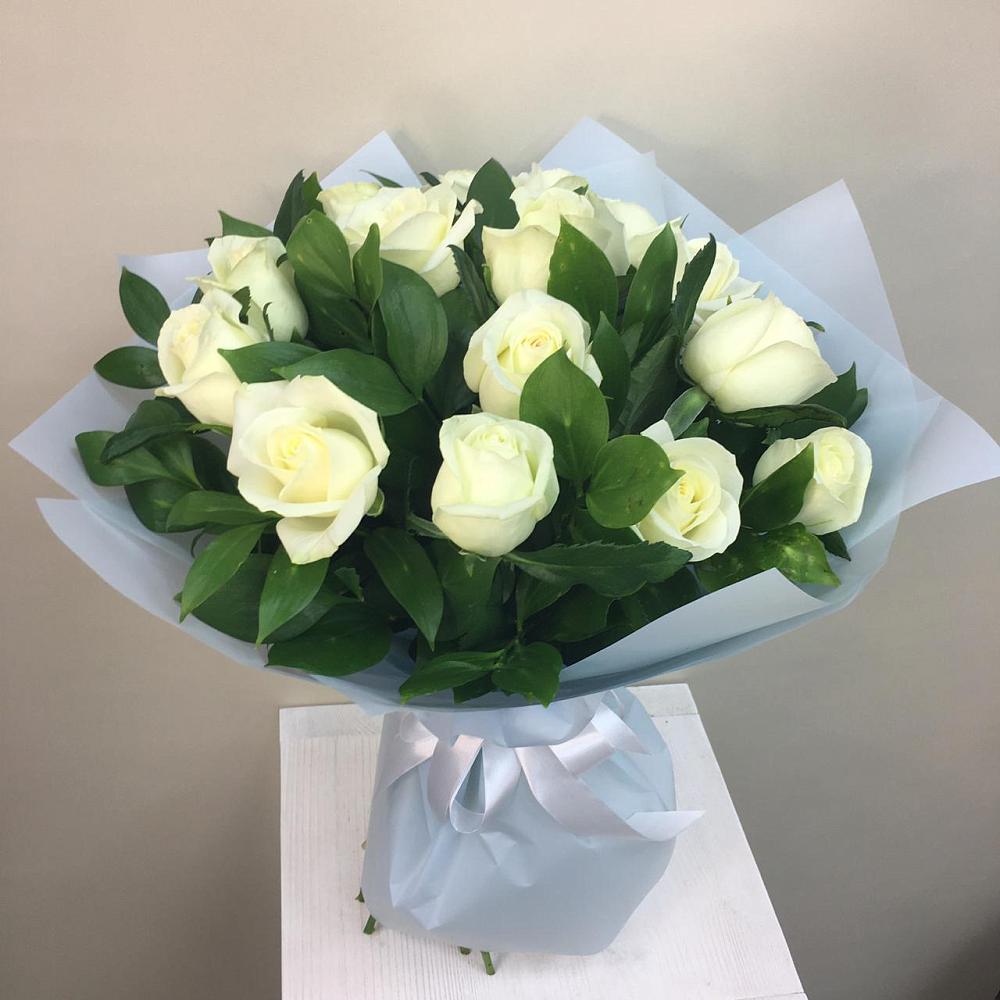 Букет 15 Белых роз Проуд в хуторе Ленина