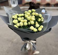 Букет Белые кустовые розы Солинеро в хуторе Ленина