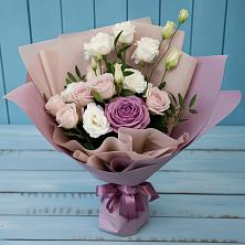 Букет цветов из:  Розы и Лизиантусы в хуторе Ленина