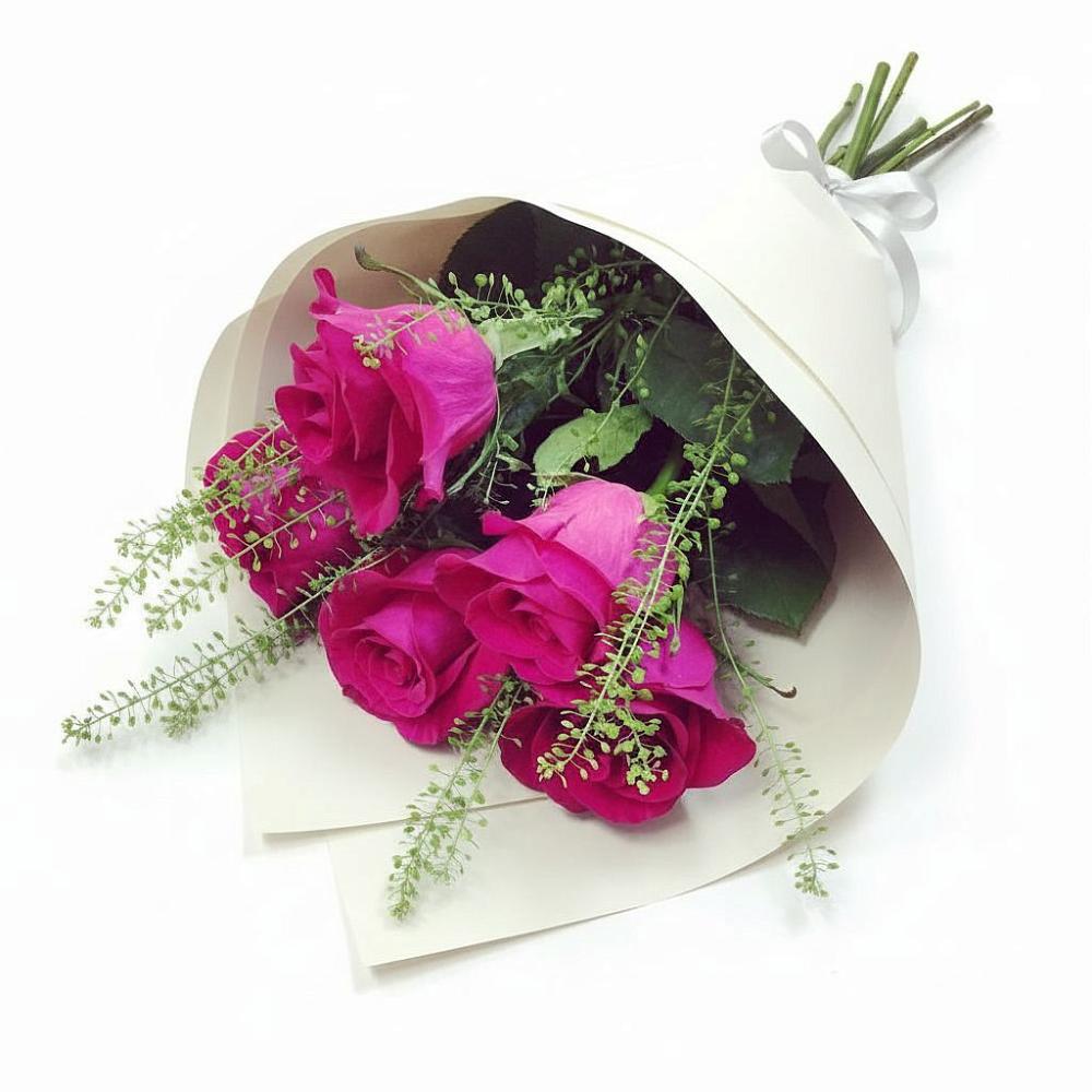 Букет цветов из: Розы в хуторе Ленина