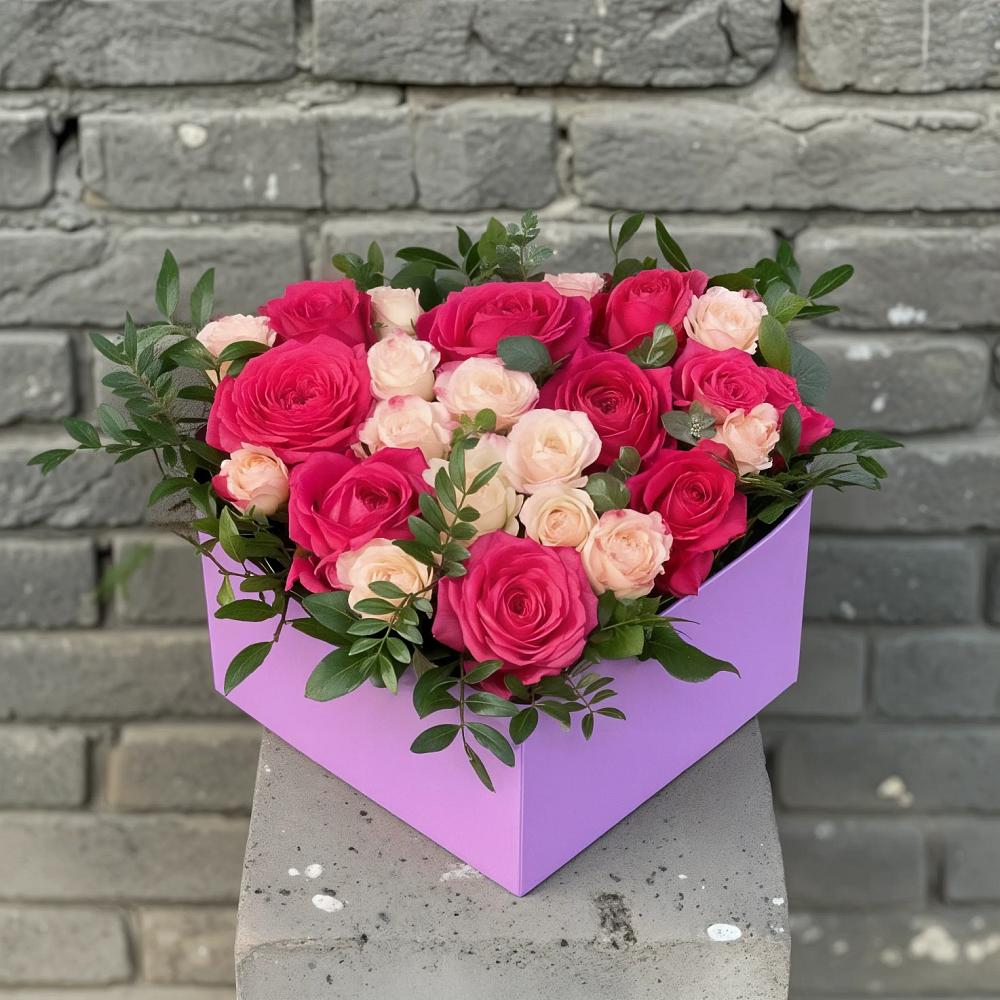 Цветочная композиция из Розы в коробке в хуторе Ленина