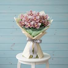 Букет цветов из:  Орхидеи и Розы в хуторе Ленина