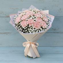 Букет цветов из:  Гвоздики в хуторе Ленина