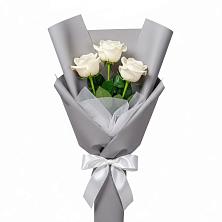Букет 3 белые розы в хуторе Ленина