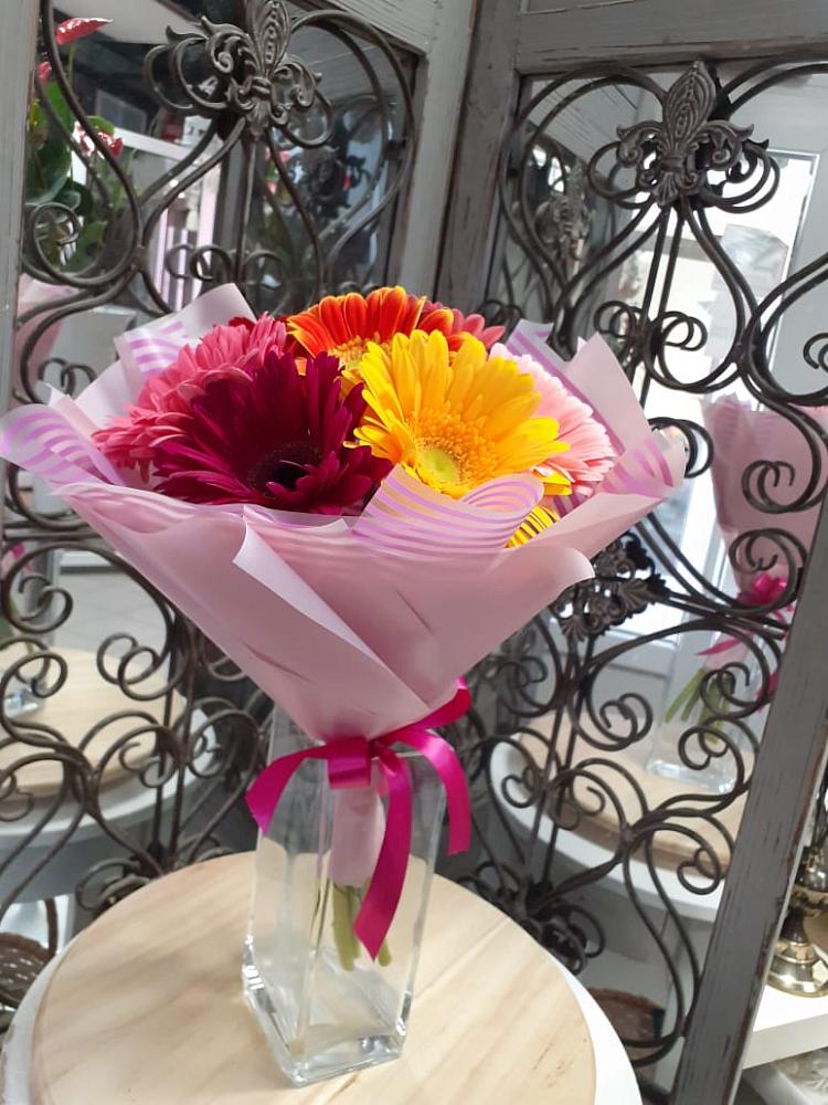 Букет цветов из: Герберы в хуторе Ленина