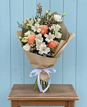 Букет цветов из:  Альстромерии, Лизиантусы, Розы и Хризантемы #REPLACE_PRED# хуторе Ленина