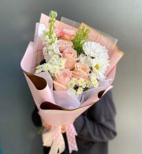 Букет цветов из:  Хризантемы и Розы в хуторе Ленина