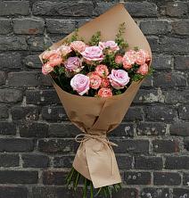 Букет цветов из:  Розы в хуторе Ленина