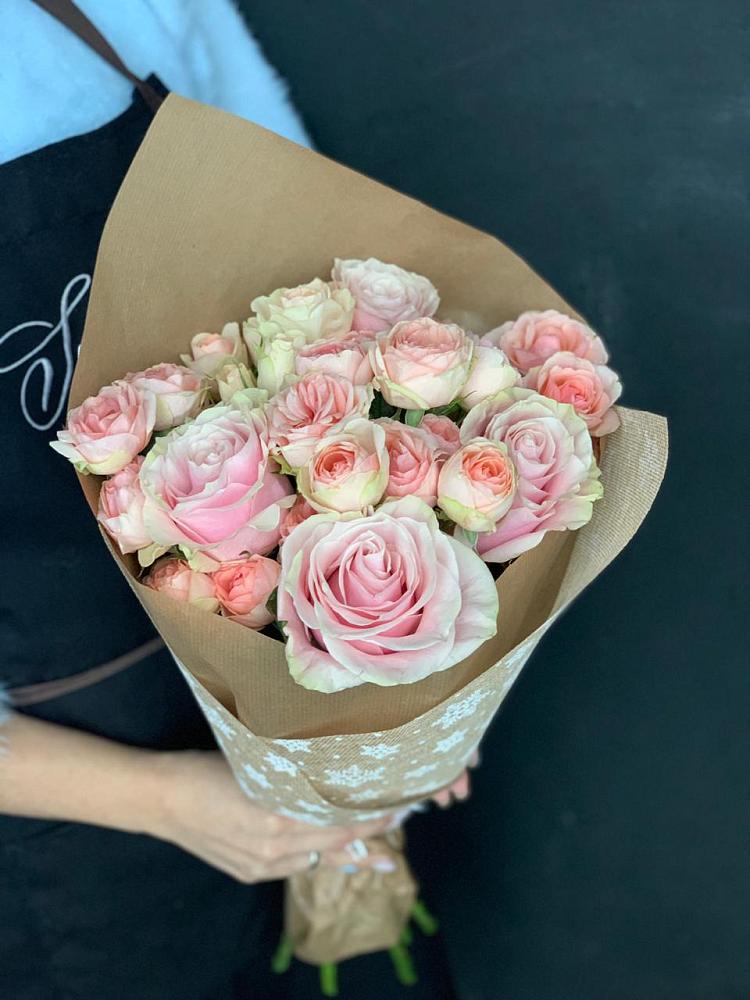 Букет цветов из: Хризантемы и Розы в хуторе Ленина