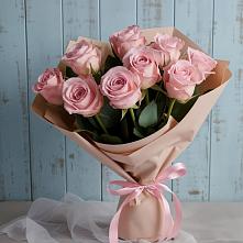 Букет цветов из:  Розы в хуторе Ленина