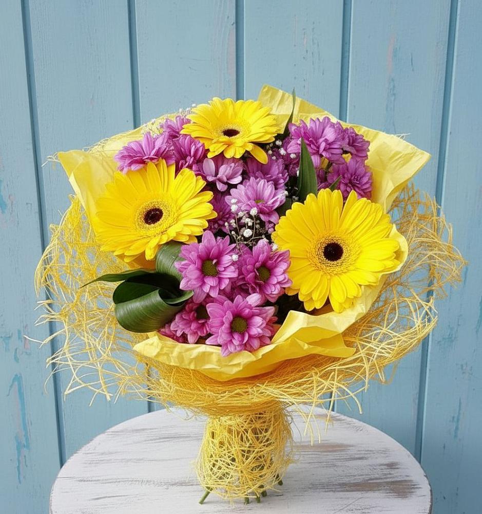 Букет цветов из: Хризантемы и Герберы в хуторе Ленина