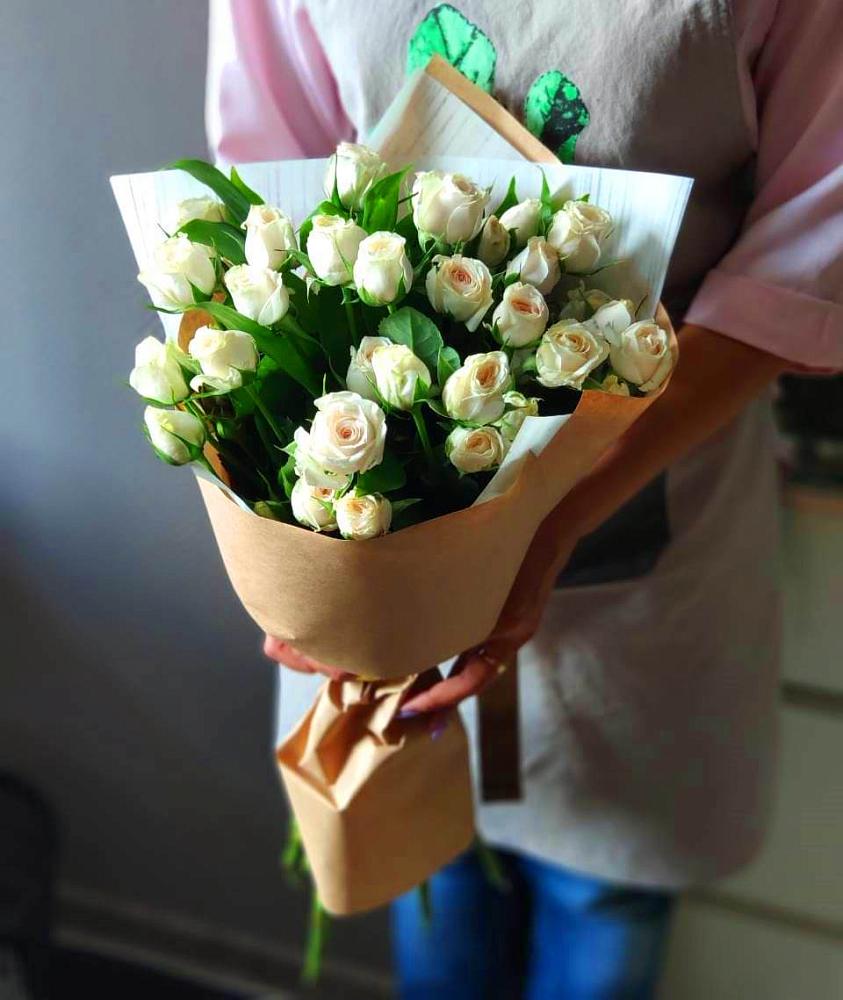 Букет цветов из: Розы в хуторе Ленина
