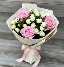 Букет цветов из:  Розы в хуторе Ленина