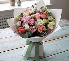 Букет цветов из:  Розы, Лизиантусы и Гвоздики в хуторе Ленина