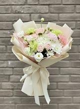 Букет цветов из:  Гвоздики, Розы, Лизиантусы и Хризантемы в хуторе Ленина