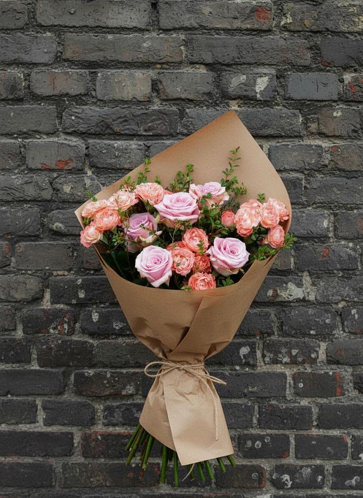 Букет цветов из: Розы в хуторе Ленина