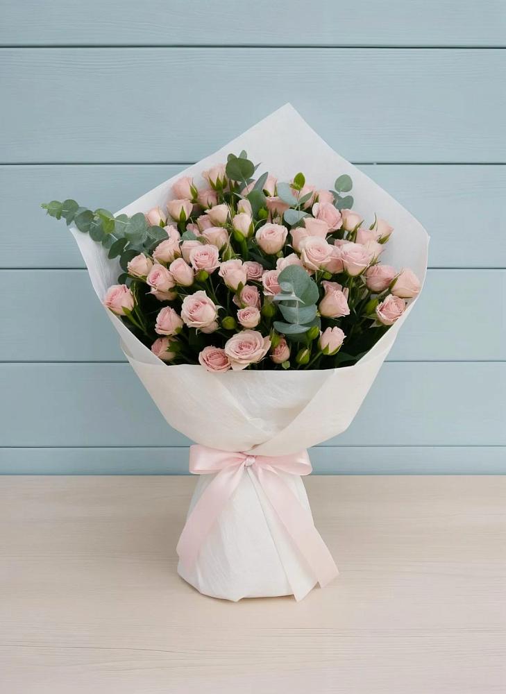 Букет цветов из: Розы в хуторе Ленина