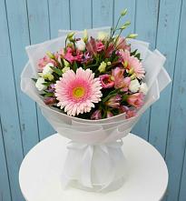 Букет цветов из:  Герберы, Альстромерии и Лизиантусы в хуторе Ленина