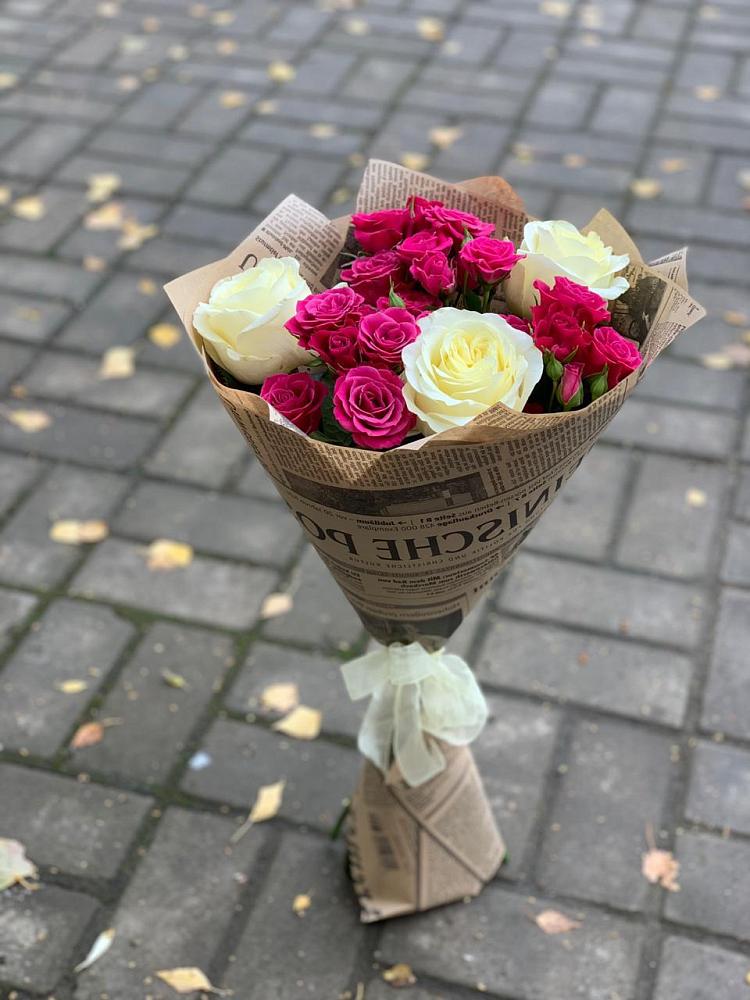 Букет цветов из: Розы в хуторе Ленина