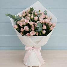 Букет цветов из:  Розы в хуторе Ленина