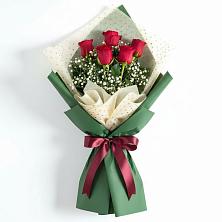 Букет цветов из:  Розы в хуторе Ленина