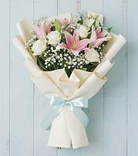 Букет цветов из:  Лилии в хуторе Ленина