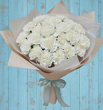 Букет цветов из:  Гвоздики в хуторе Ленина