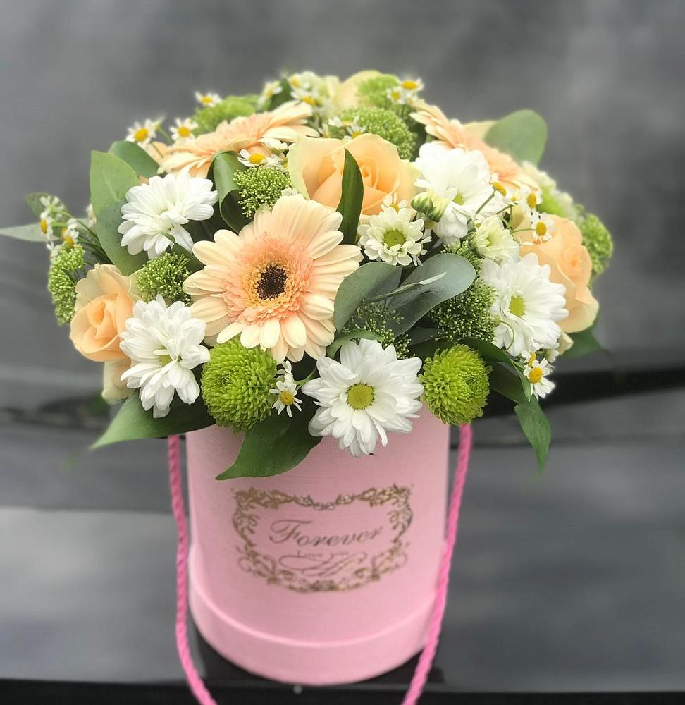 Цветочная композиция из Розы, Герберы и Хризантемы в шляпной коробке в хуторе Ленина