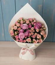 Букет цветов из:  Розы в хуторе Ленина