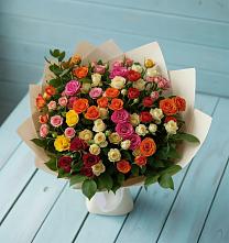Букет Микс из разноцветных кустовых роз в хуторе Ленина