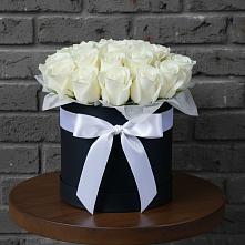 Цветочная композиция из Розы в шляпной коробке в хуторе Ленина