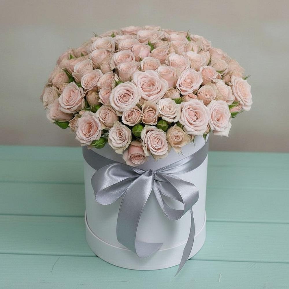 Цветочная композиция из Розы в шляпной коробке в хуторе Ленина